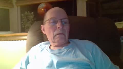 Snapshot of aguynrkfrd chatting on April 18, 2026, 8:18 am aguynrkfrd online show from April 18, 2026, 8:18 am