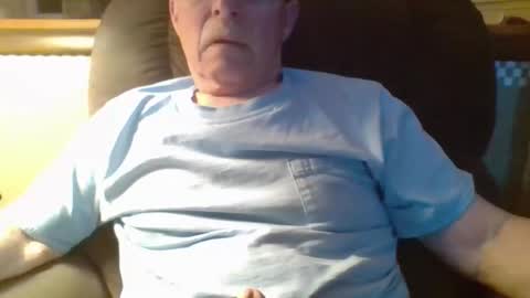 Snapshot of aguynrkfrd chatting on April 19, 2026, 9:52 am aguynrkfrd online show from April 19, 2026, 9:52 am