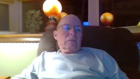 Snapshot of aguynrkfrd chatting on April 29, 2026, 9:35 am aguynrkfrd online show from April 29, 2026, 9:35 am