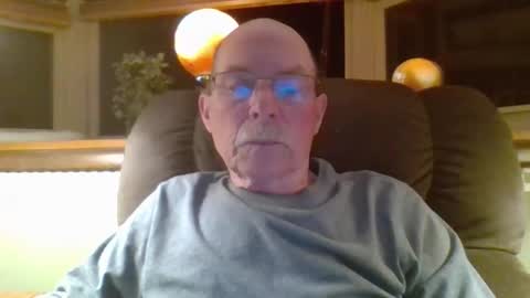 Snapshot of aguynrkfrd chatting on May 7, 2026, 9:25 am aguynrkfrd online show from May 7, 2026, 9:25 am