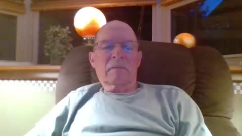 Snapshot of aguynrkfrd chatting on June 5, 2026, 9:37 am aguynrkfrd online show from June 5, 2026, 9:37 am