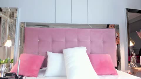 AHINOA online show from December 18, 2025, 8:15 pm