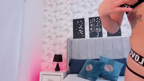 ahsly_ms online show from February 22, 2025, 10:31 pm