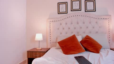 ahsly_ms online show from February 25, 2025, 2:03 am