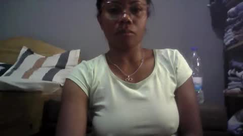 Aicha boobs online show from October 1, 2025, 4:02 pm