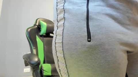 karoline  online show from February 15, 2025, 12:22 pm