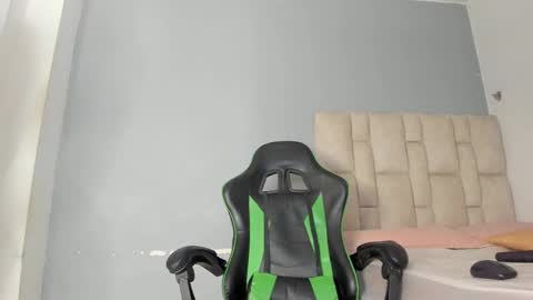 karoline  online show from February 20, 2025, 5:12 am