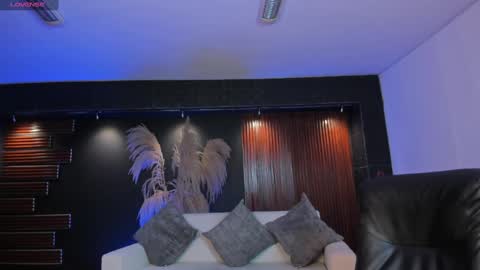 aidajoness online show from September 11, 2025, 12:49 pm