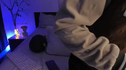 A H  online show from February 20, 2025, 3:12 am