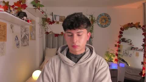 A H  online show from November 9, 2025, 11:47 pm