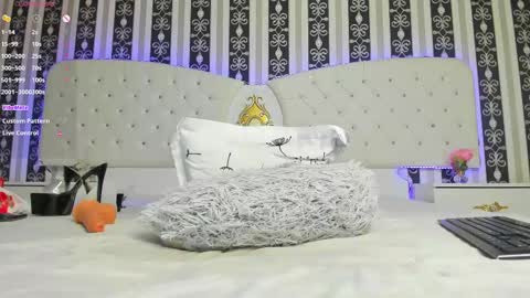 aidasina online show from February 19, 2025, 5:27 am