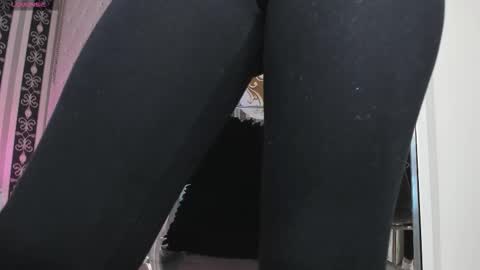 aidasina online show from November 3, 2025, 8:10 pm