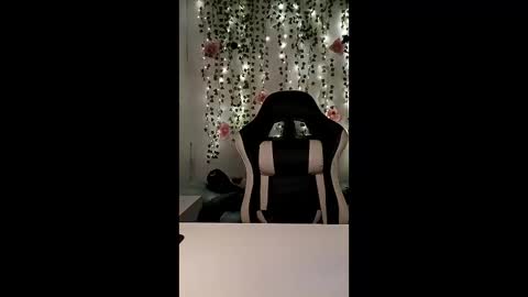 Snapshot of aiden_dwayne chatting on February 3, 2026, 9:42 pm Aiden online show from February 3, 2026, 9:42 pm