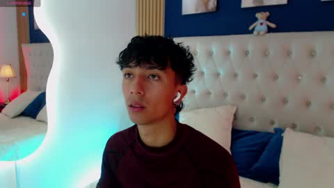 Aiden online show from March 28, 2026, 1:11 pm