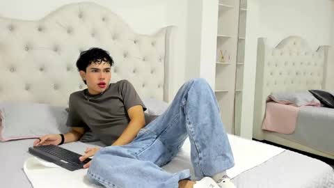 Aiden  online show from January 25, 2025, 12:05 pm