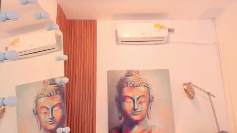 Alisson online show from November 25, 2025, 7:36 pm