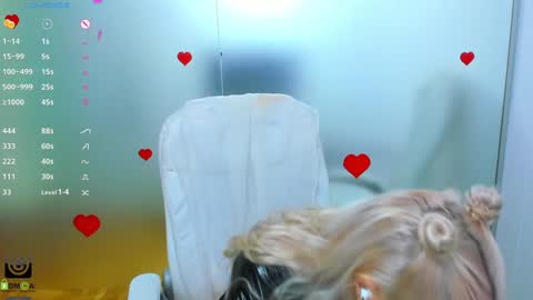 Allie  online show from September 20, 2025, 7:20 am