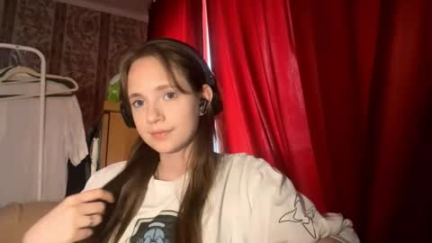 Kira online show from October 5, 2025, 10:13 am