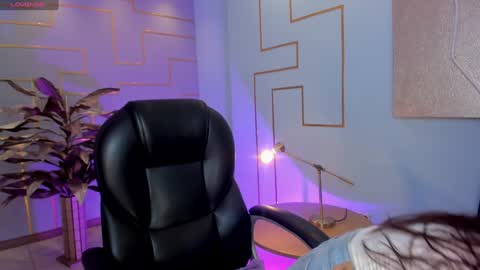 Snapshot of aileenvega chatting on January 21, 2025, 7:28 pm AILEEN VEGA online show from January 21, 2025, 7:28 pm