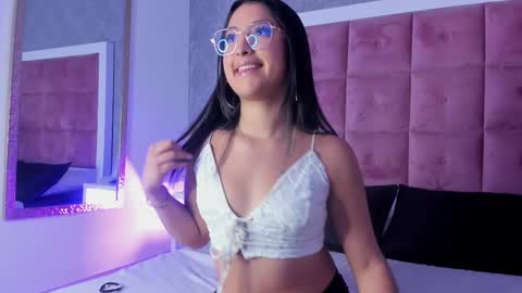 Ailen online show from October 21, 2025, 3:57 pm