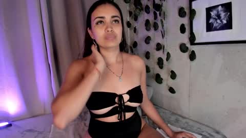 Aisha online show from February 25, 2025, 1:09 am