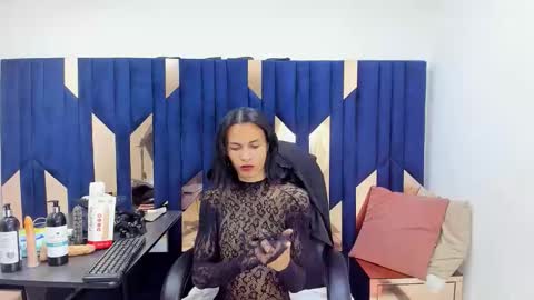 Aisha online show from November 19, 2025, 4:34 am