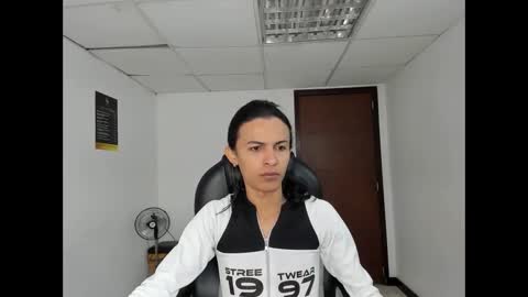 Aisha online show from February 2, 2026, 4:33 am