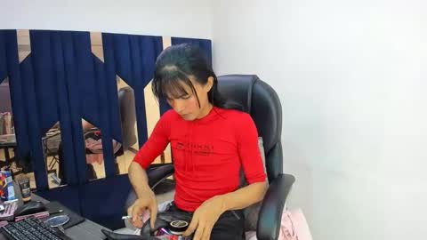 Aisha online show from April 12, 2026, 4:17 am