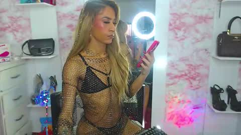 aisha_sex222 online show from November 12, 2025, 7:24 pm