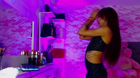 aisha_sex222 online show from May 18, 2026, 5:02 am