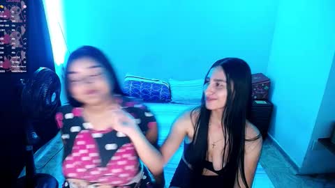 aisha_stacey0410 online show from November 6, 2025, 9:26 pm