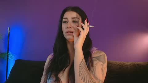 Lora online show from September 23, 2025, 6:27 am