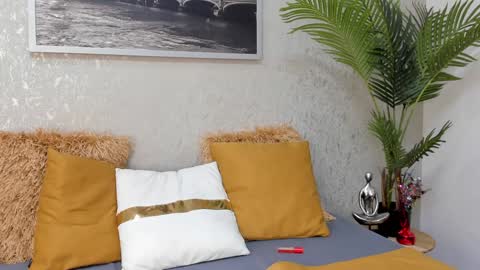 Snapshot of aitana_baker_ chatting on January 4, 2025, 6:19 pm little aitana  online show from January 4, 2025, 6:19 pm