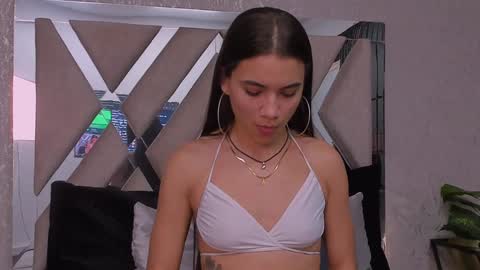 Snapshot of aitana_baker_ chatting on January 20, 2025, 12:39 pm little aitana  online show from January 20, 2025, 12:39 pm