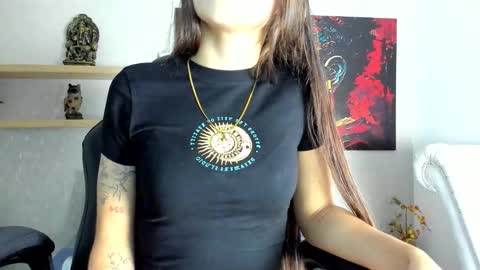 little aitana  online show from March 3, 2026, 3:23 am