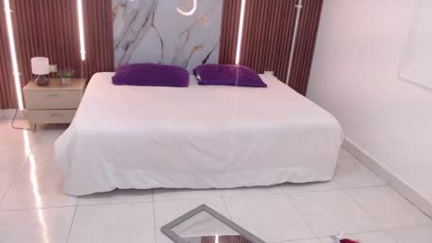 AIXA  online show from September 9, 2025, 12:05 pm