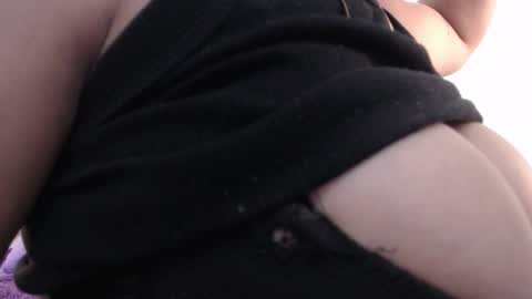 AIXA  online show from November 21, 2025, 12:37 pm