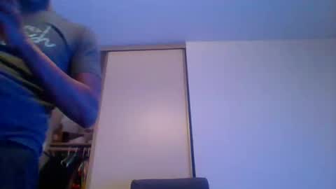 Snapshot of aj297914 chatting on January 19, 2026, 12:14 am aj297914 online show from January 19, 2026, 12:14 am