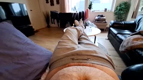 ak_2 online show from April 18, 2026, 7:45 am