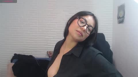 Akaly online show from October 22, 2025, 11:04 pm