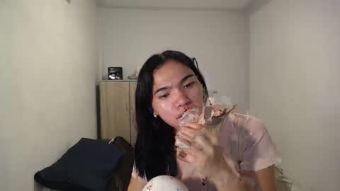 akamamiki25 online show from April 2, 2026, 8:45 am