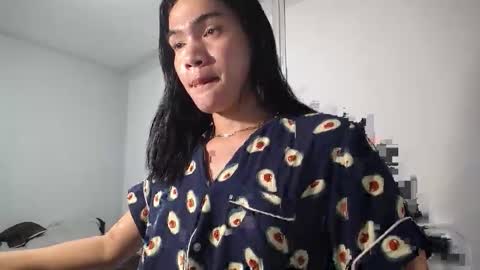 akamamiki25 online show from April 21, 2026, 2:01 pm