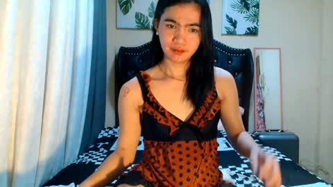 akamamiki25 online show from May 22, 2026, 11:05 am