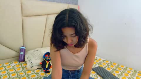 A K A N E  U W U online show from October 30, 2025, 3:46 pm