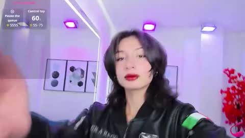 Azaka  online show from November 25, 2025, 12:38 pm