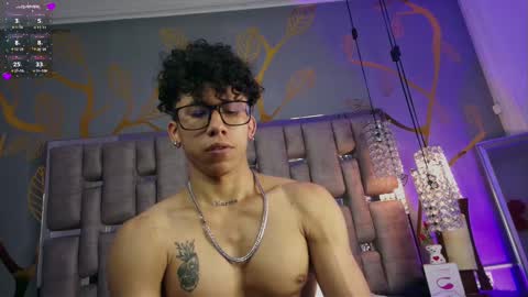 Snapshot of akazaboy chatting on February 21, 2025, 5:35 am akazaboy online show from February 21, 2025, 5:35 am