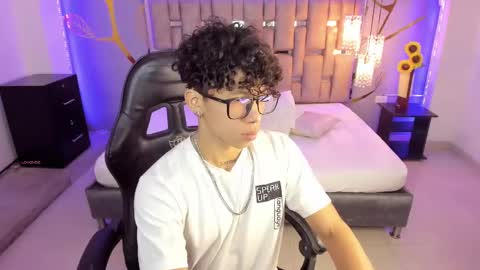 Snapshot of akazaboy chatting on March 2, 2025, 4:28 am akazaboy online show from March 2, 2025, 4:28 am