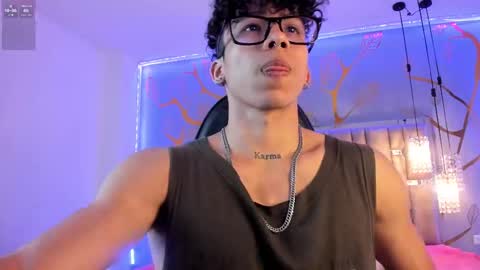 Snapshot of akazaboy chatting on September 15, 2025, 8:09 pm akazaboy online show from September 15, 2025, 8:09 pm