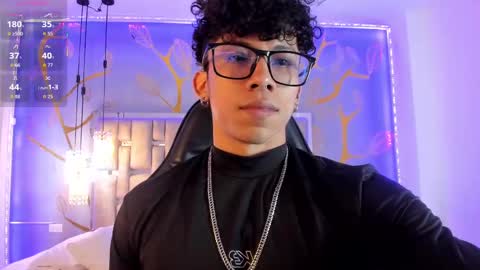 Snapshot of akazaboy chatting on September 17, 2025, 9:27 pm akazaboy online show from September 17, 2025, 9:27 pm