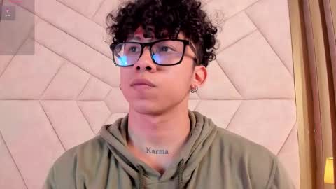 Snapshot of akazaboy chatting on October 20, 2025, 4:24 am akazaboy online show from October 20, 2025, 4:24 am